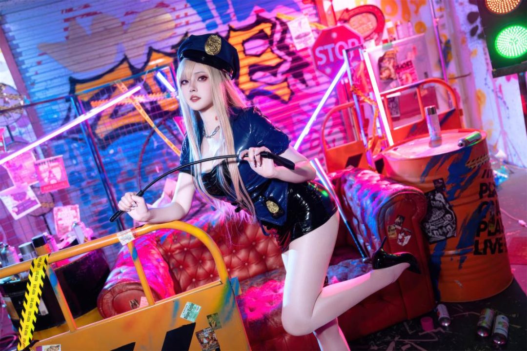 Natsuko夏夏子 – 更衣人偶坠入爱河 喜多川海梦：女警女警制服黑丝 63P
