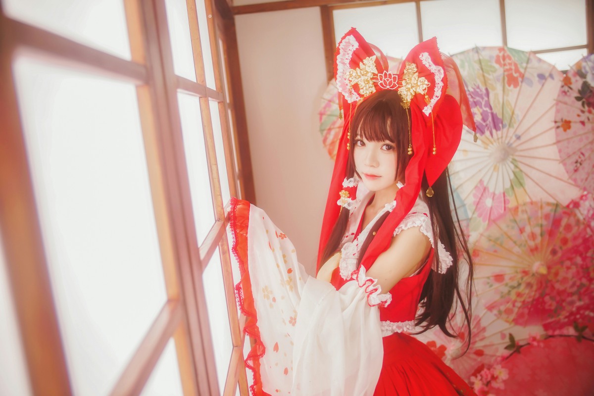 萝莉风COS 桜桃喵 – 灵梦 新年快乐 – COSPLAY
