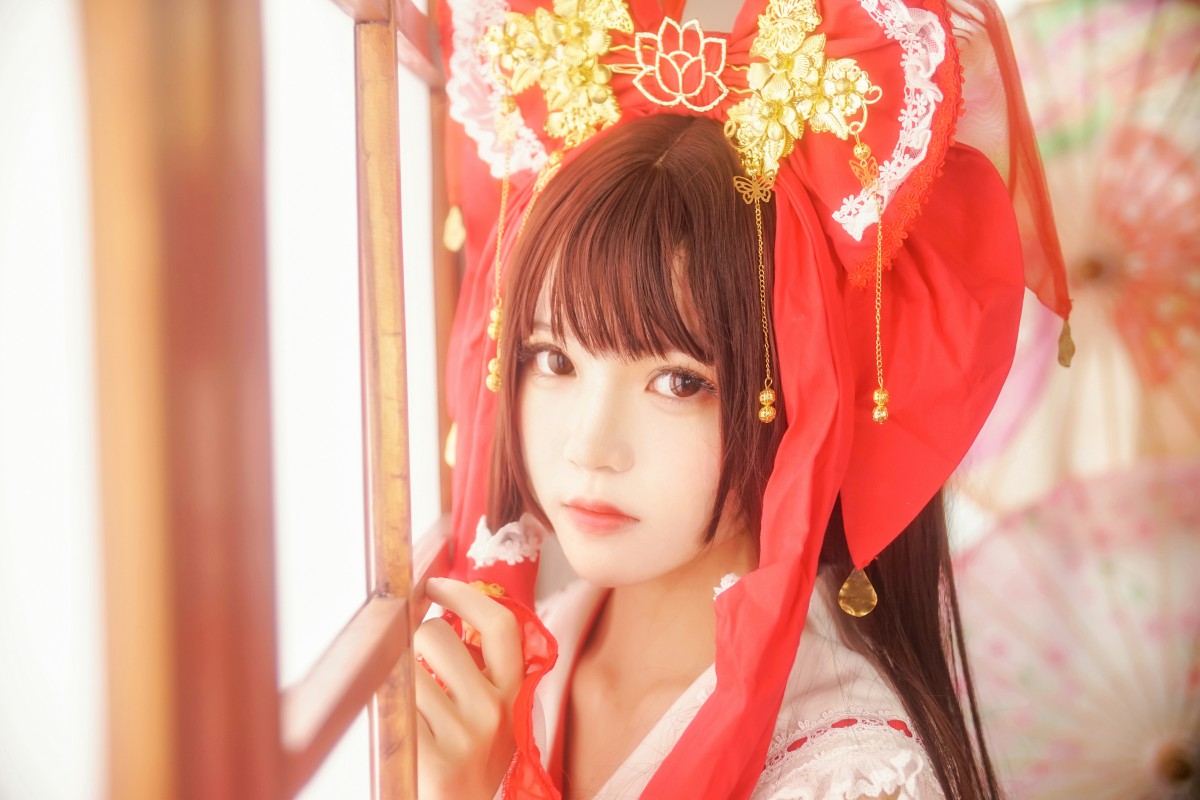 萝莉风COS 桜桃喵 – 灵梦 新年快乐 – COSPLAY