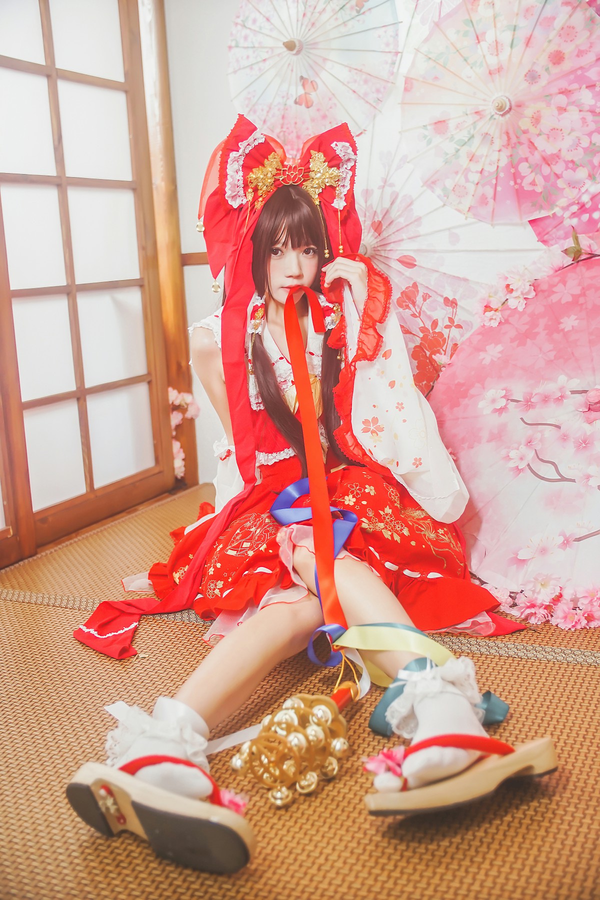 萝莉风COS 桜桃喵 – 灵梦 新年快乐 – COSPLAY