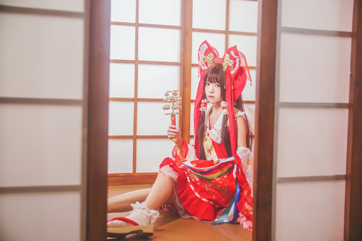 萝莉风COS 桜桃喵 – 灵梦 新年快乐 – COSPLAY