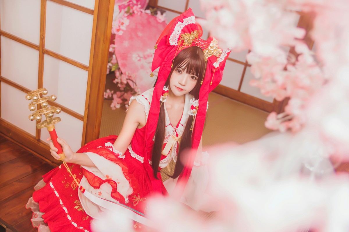萝莉风COS 桜桃喵 – 灵梦 新年快乐 – COSPLAY
