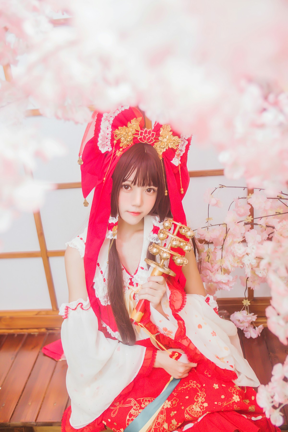 萝莉风COS 桜桃喵 – 灵梦 新年快乐 – COSPLAY