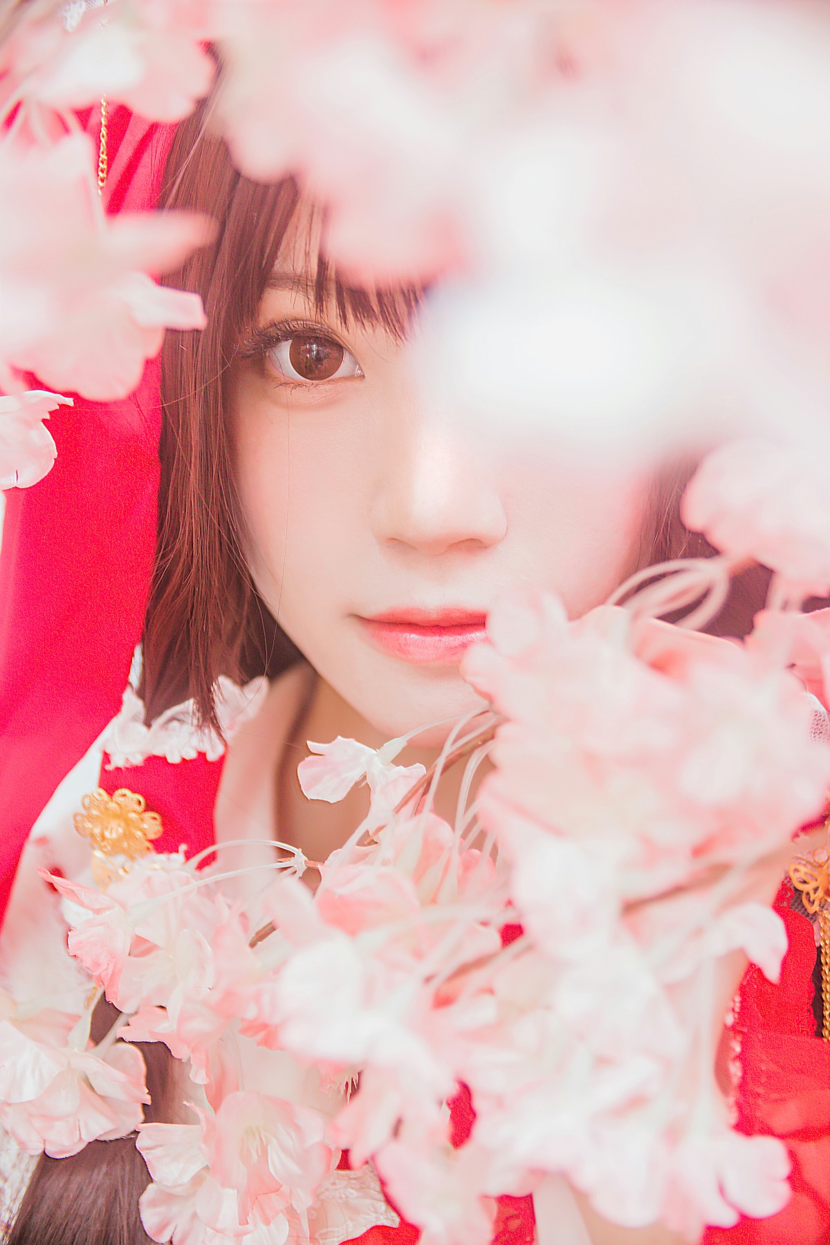 萝莉风COS 桜桃喵 – 灵梦 新年快乐 – COSPLAY