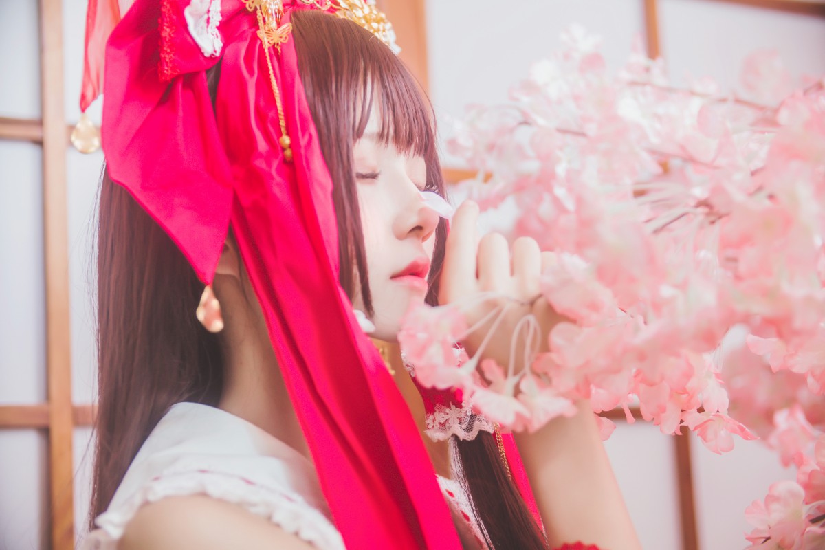 萝莉风COS 桜桃喵 – 灵梦 新年快乐 – COSPLAY