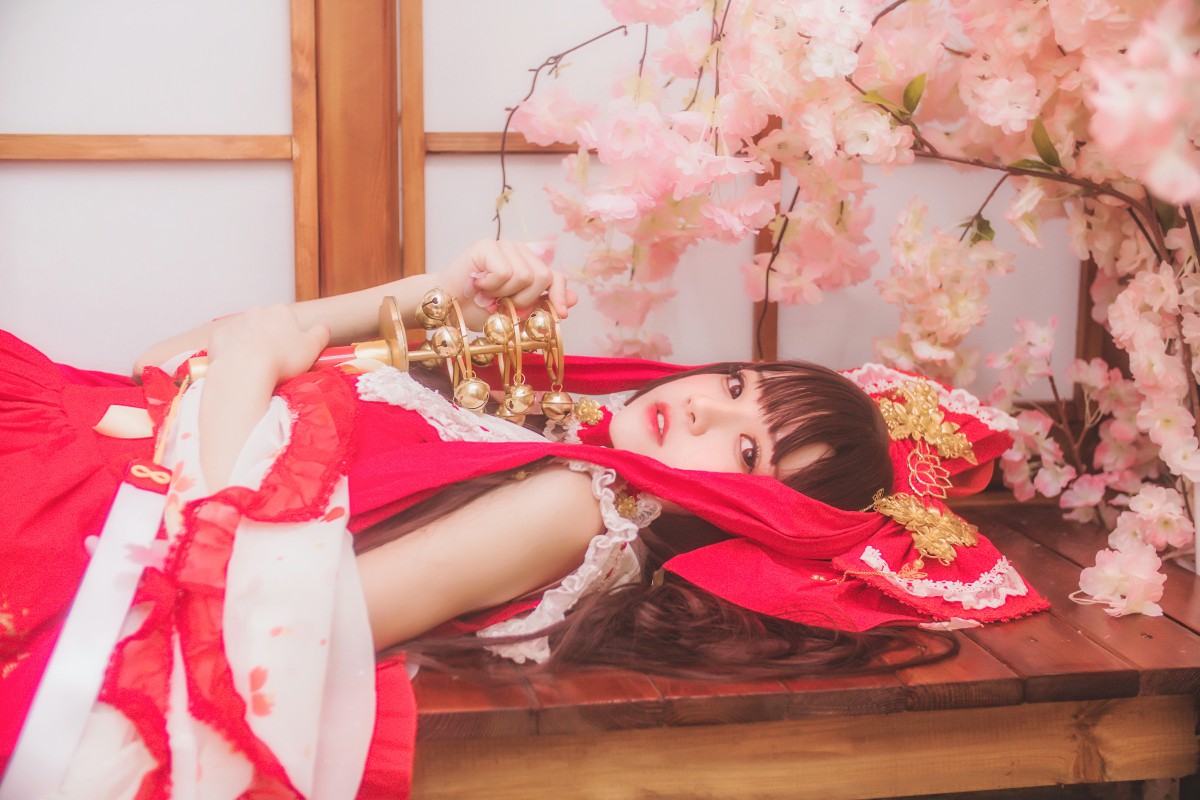 萝莉风COS 桜桃喵 – 灵梦 新年快乐 – COSPLAY