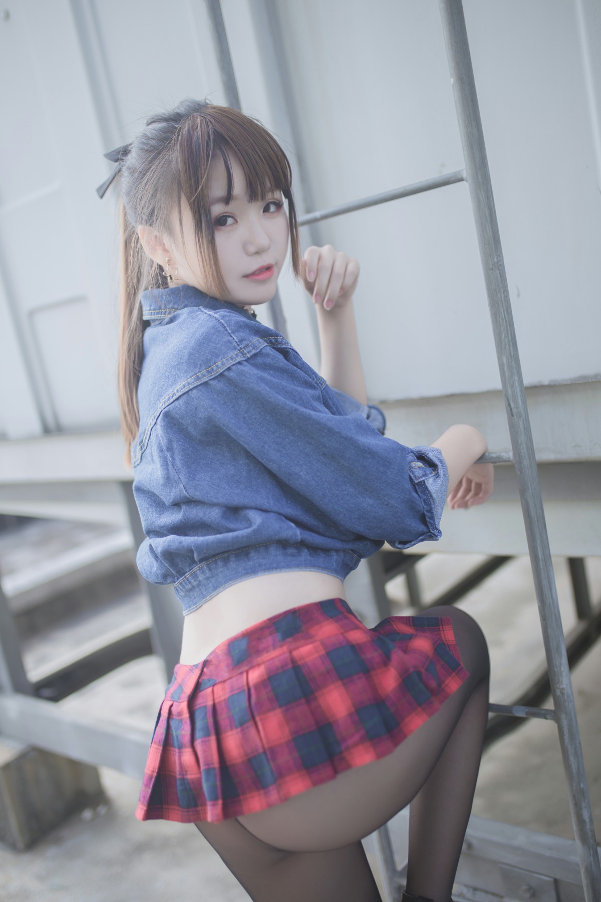 性感人气COSER Yoko宅夏Cos – 红色格子 – COSPLAY