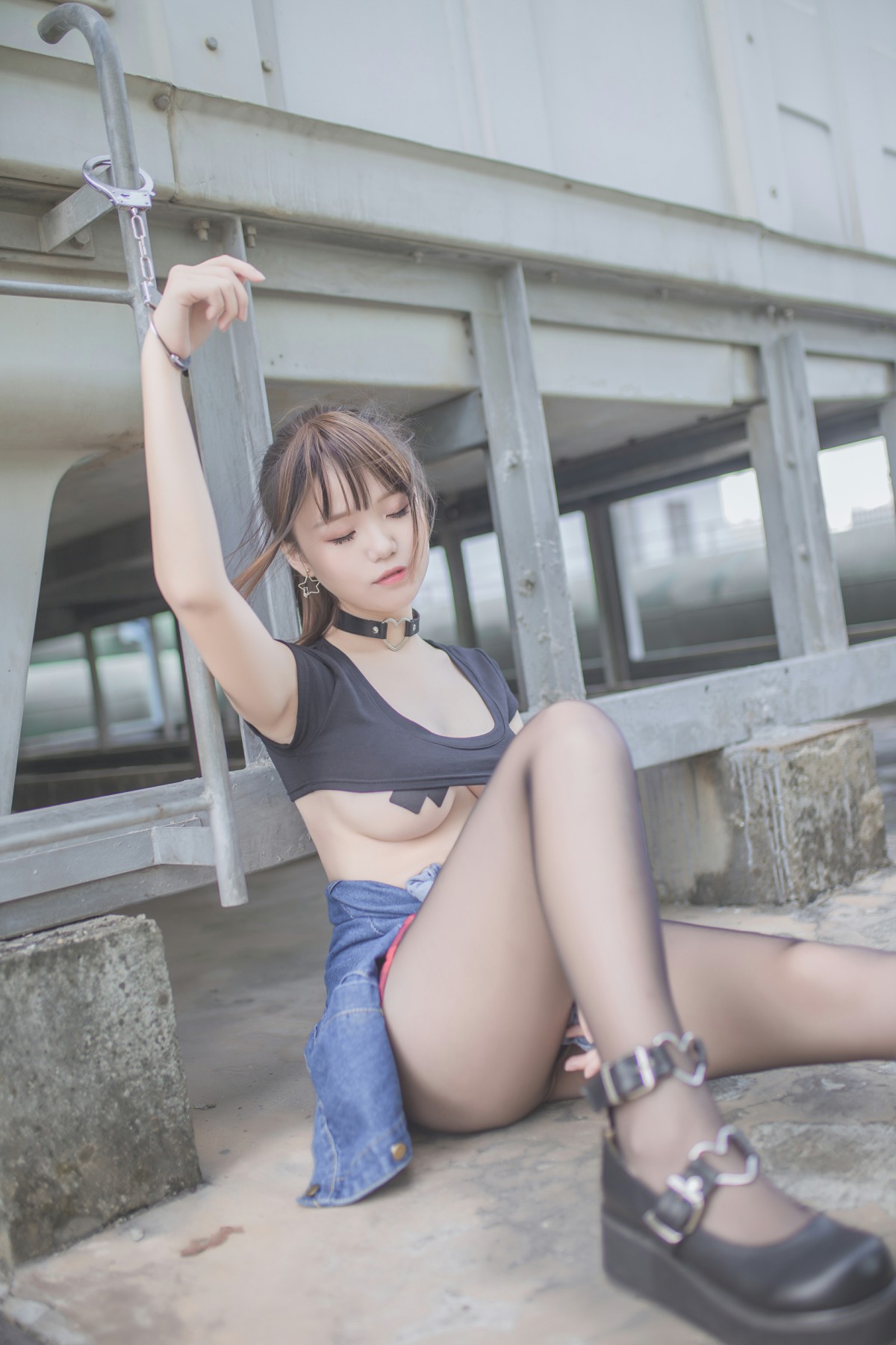 性感人气COSER Yoko宅夏Cos – 红色格子 – COSPLAY