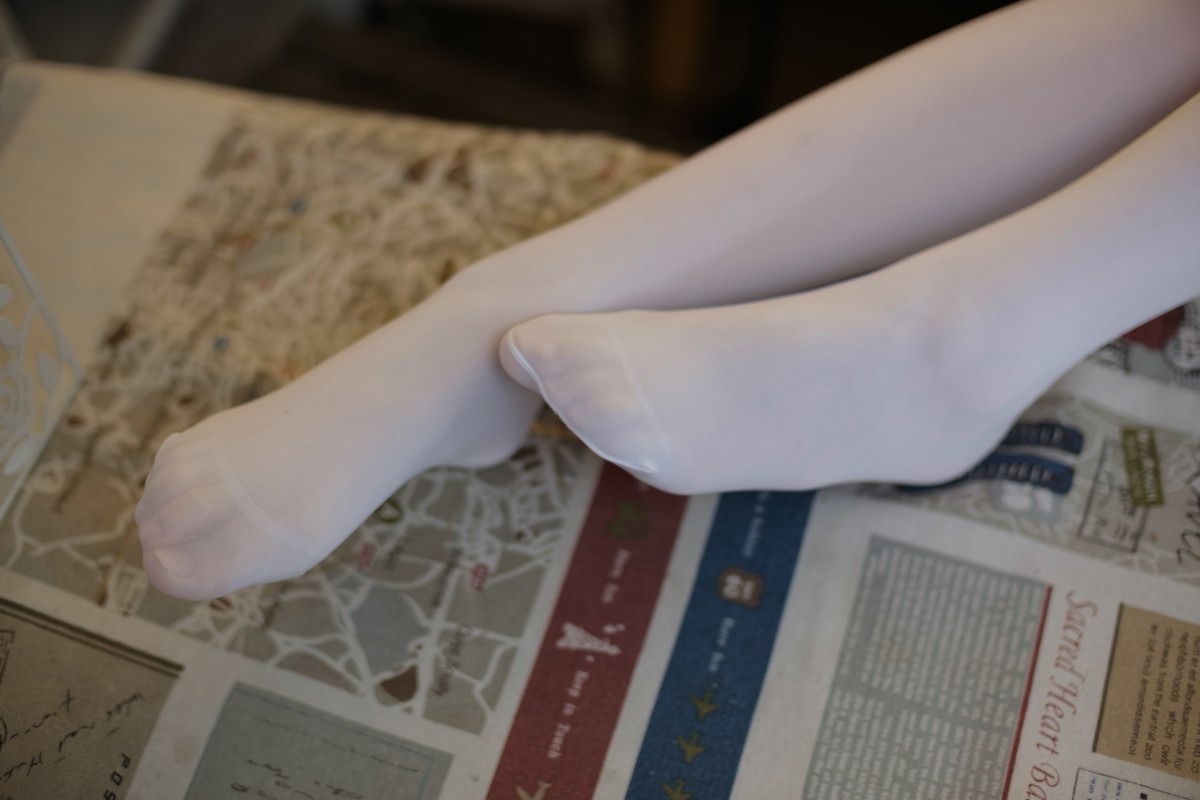 [森萝财团]R15-021无法控制的白丝情结 – COSPLAY