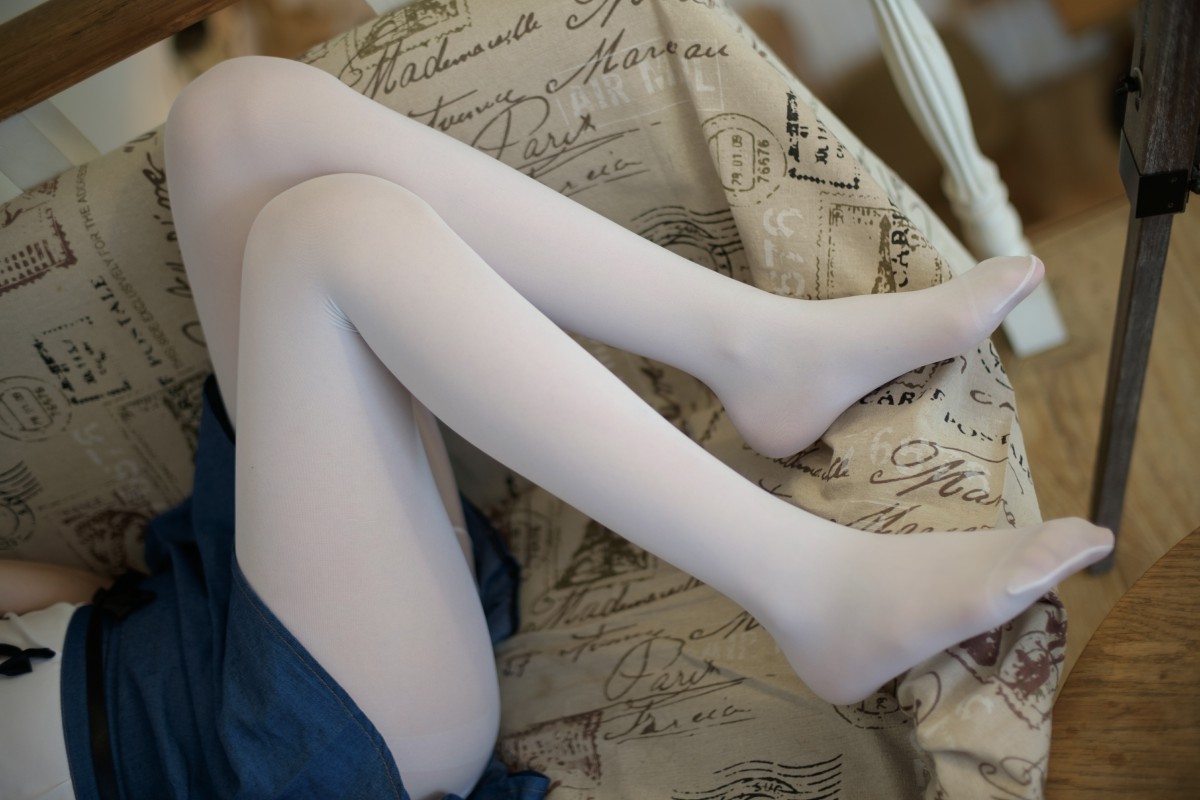 [森萝财团]R15-021无法控制的白丝情结 – COSPLAY