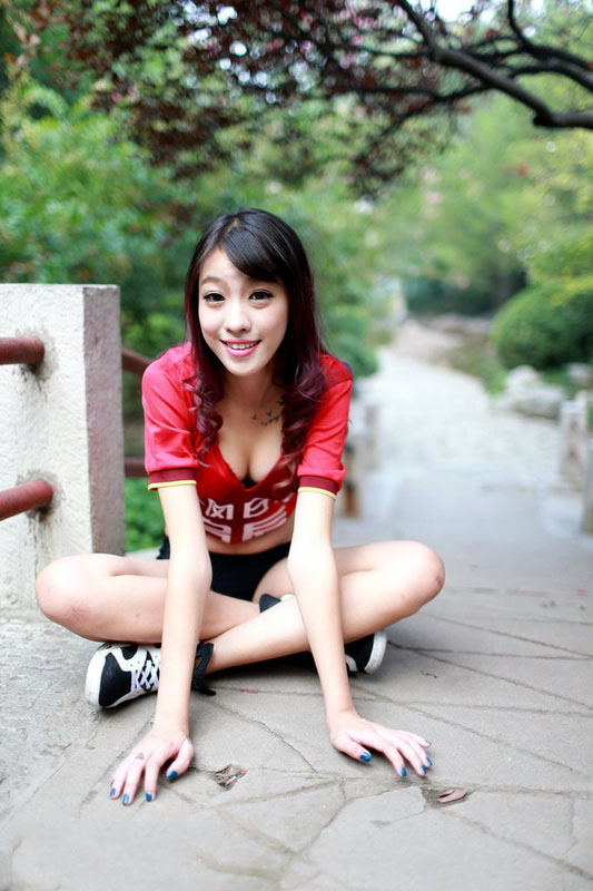 蜂腰美腿宝贝拍写真-御萝部落