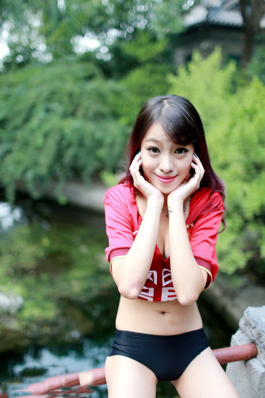 蜂腰美腿宝贝拍写真-御萝部落