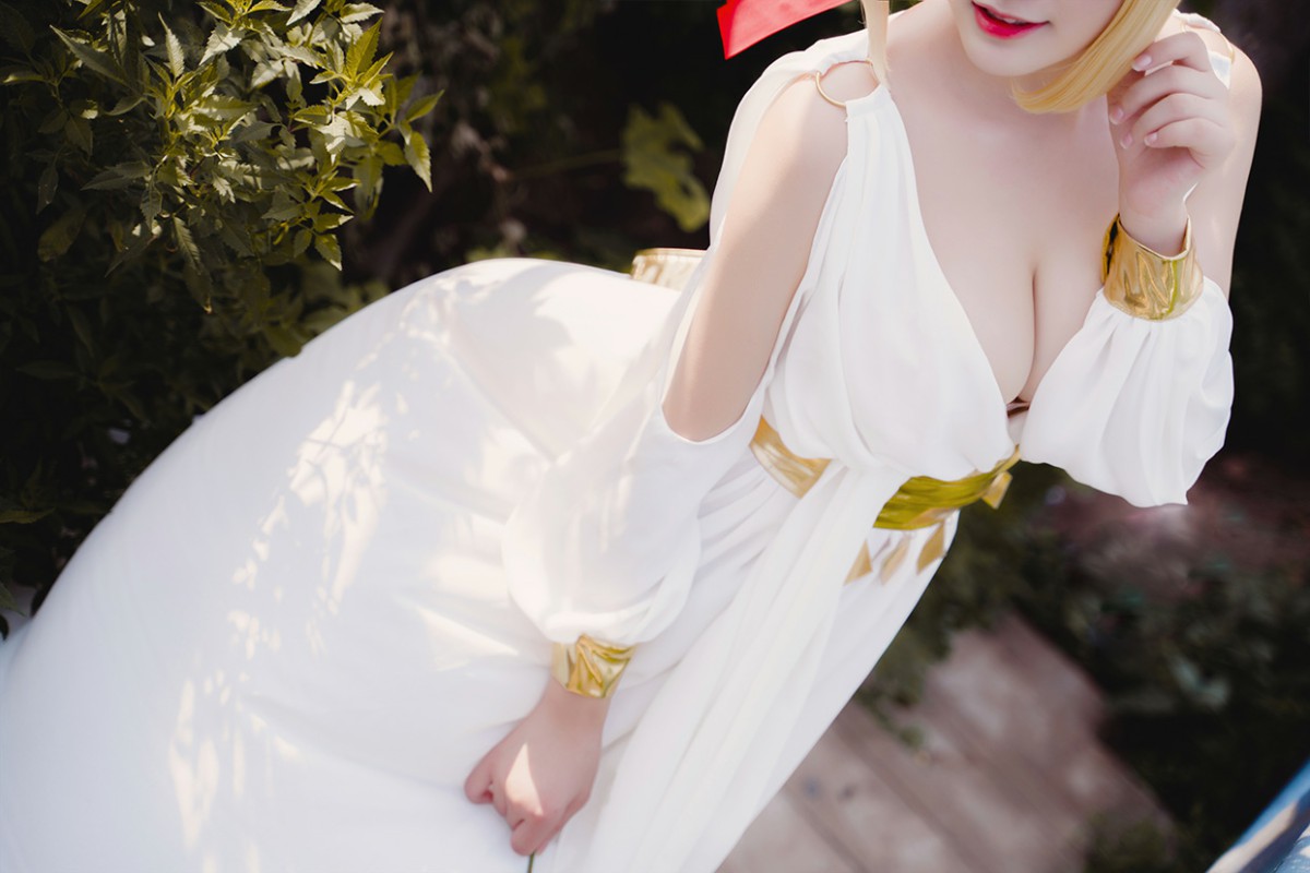甜美女神 白裙飘逸难以抵挡的诱惑 – COSPLAY