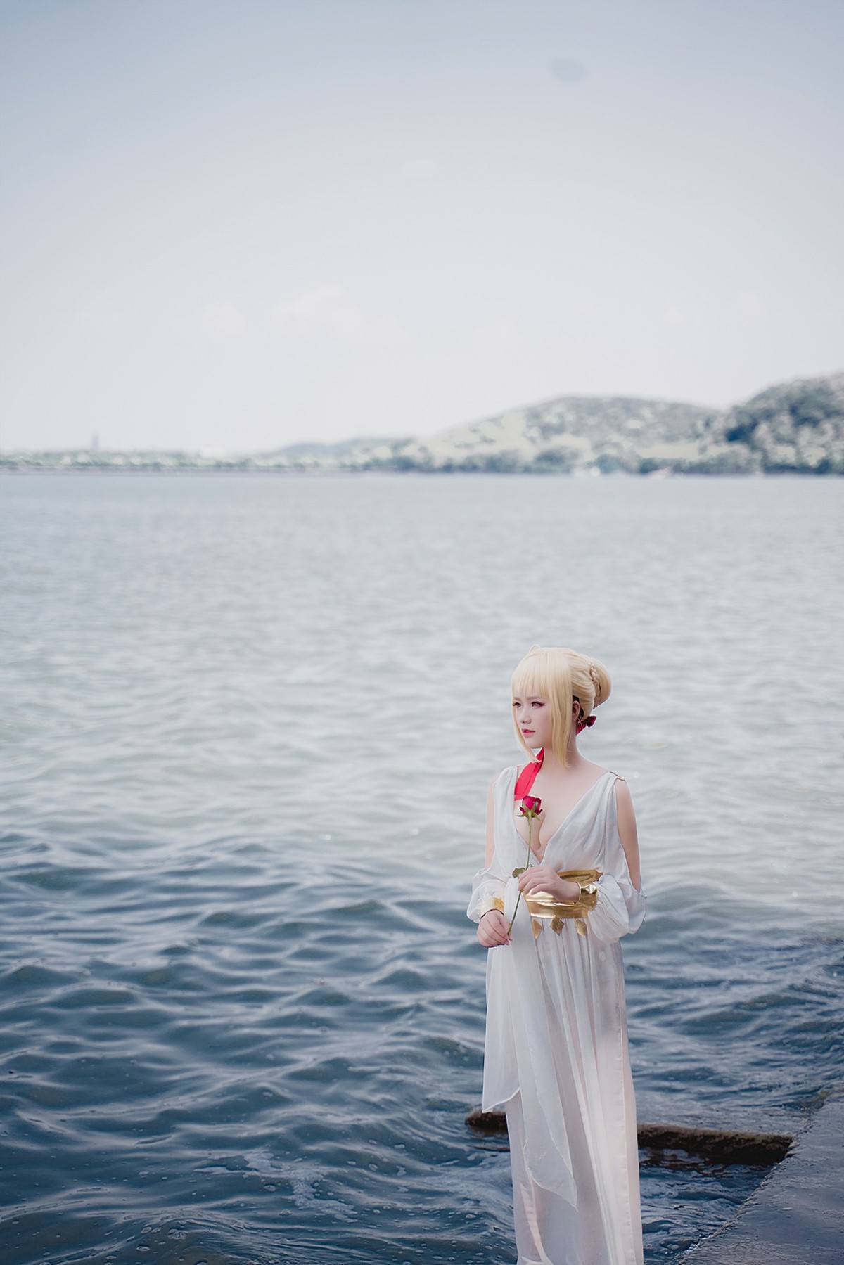 甜美女神 白裙飘逸难以抵挡的诱惑 – COSPLAY