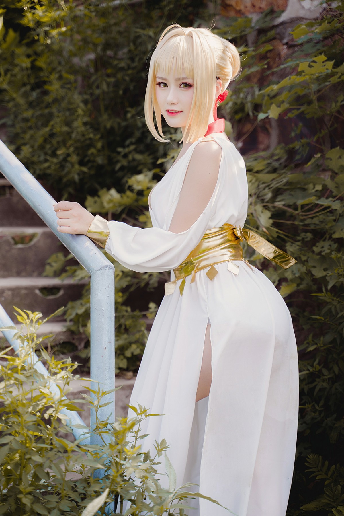 甜美女神 白裙飘逸难以抵挡的诱惑 – COSPLAY