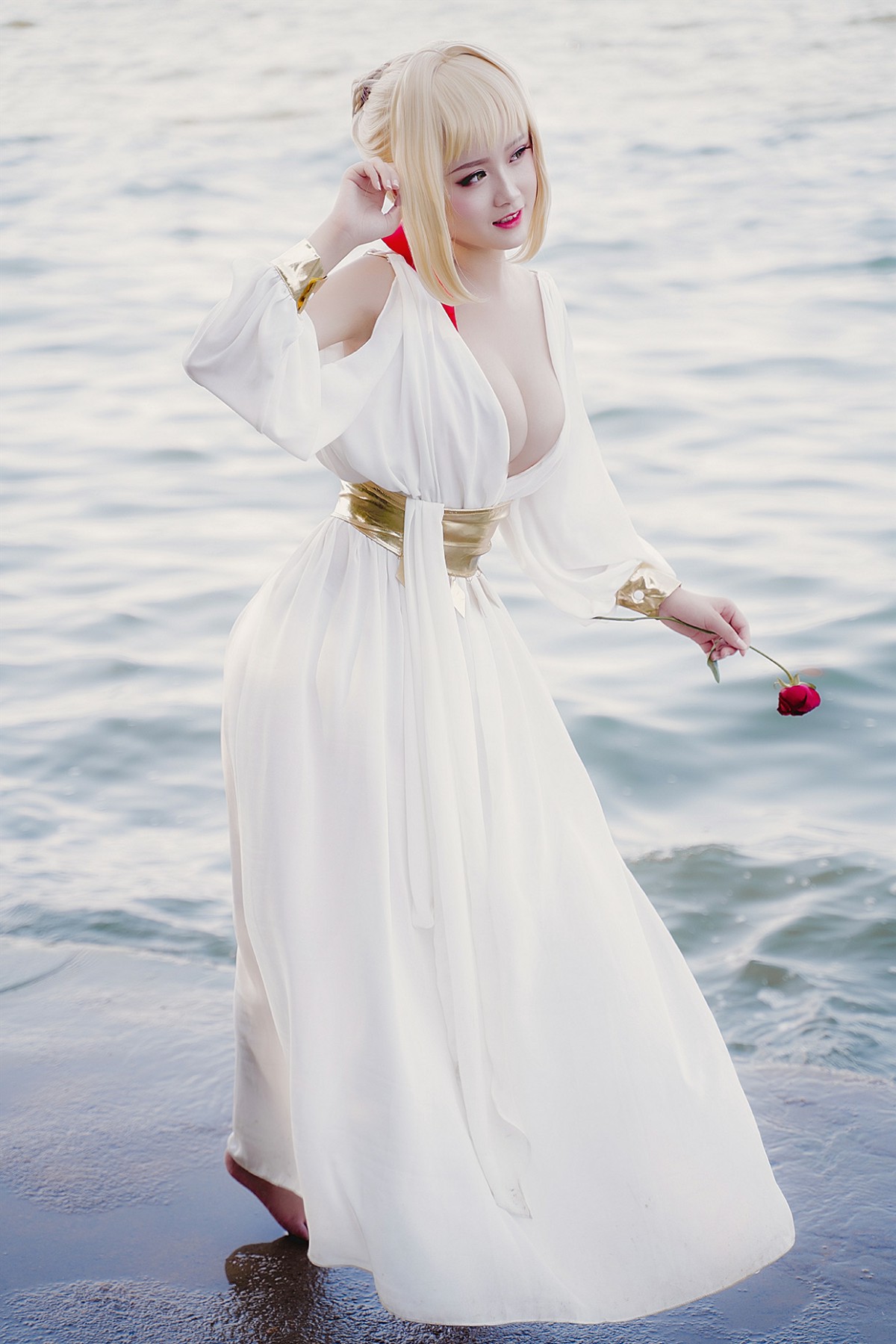 甜美女神 白裙飘逸难以抵挡的诱惑 – COSPLAY