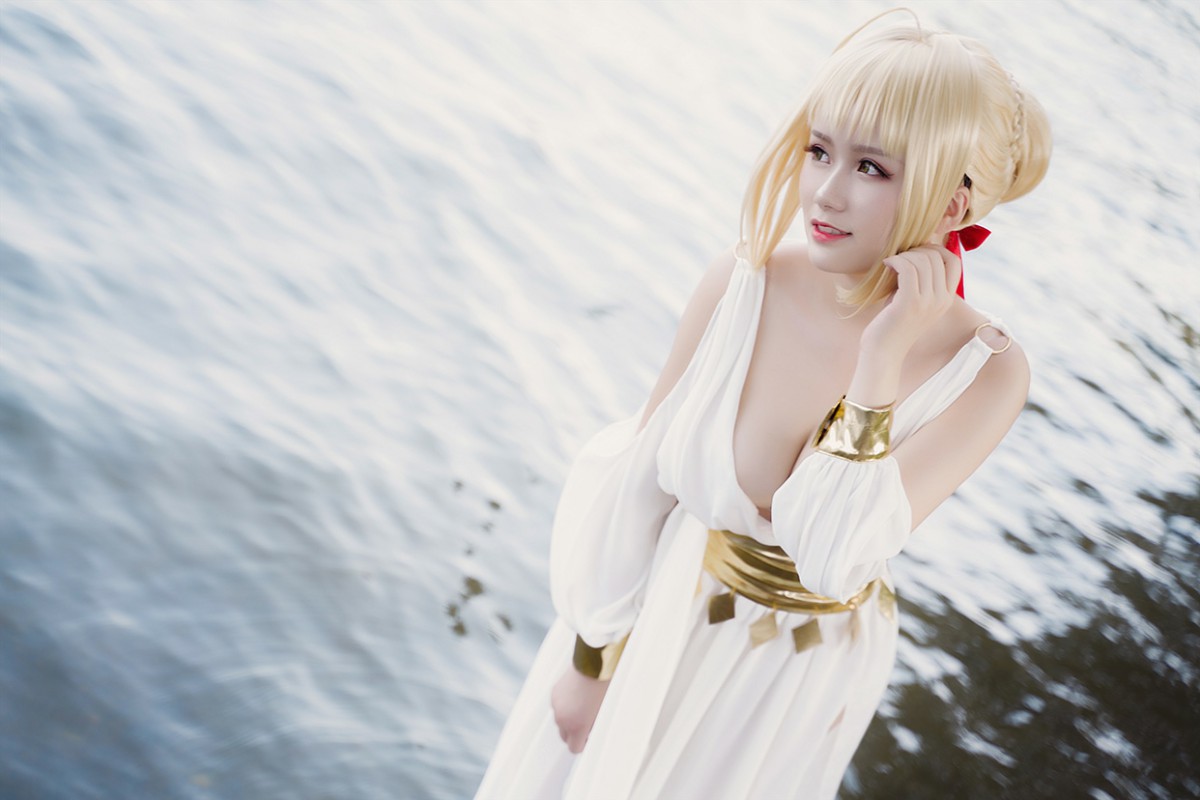 甜美女神 白裙飘逸难以抵挡的诱惑 – COSPLAY