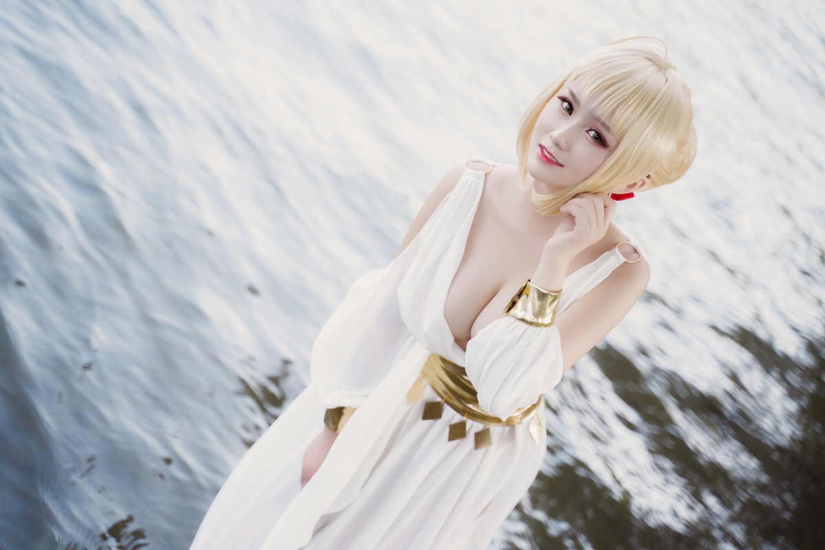 甜美女神 白裙飘逸难以抵挡的诱惑 – COSPLAY