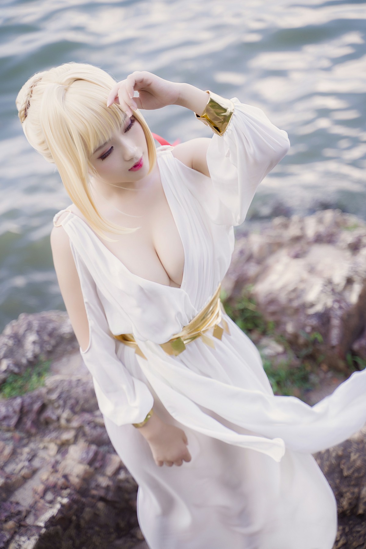 甜美女神 白裙飘逸难以抵挡的诱惑 – COSPLAY
