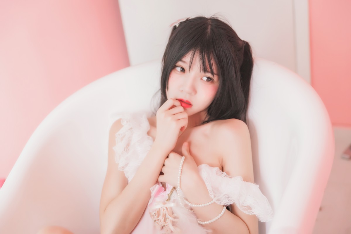 萝莉风COS 桜桃喵 –粉色浴缸 – COSPLAY