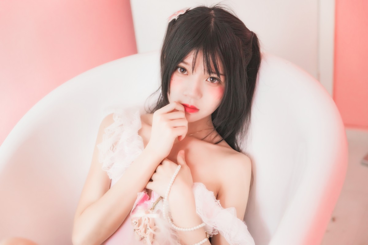 萝莉风COS 桜桃喵 –粉色浴缸 – COSPLAY
