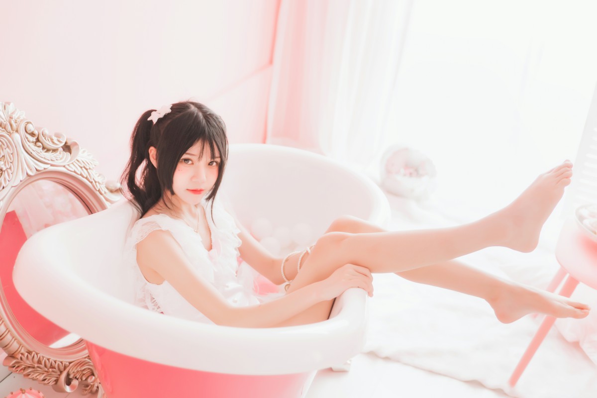 萝莉风COS 桜桃喵 –粉色浴缸 – COSPLAY