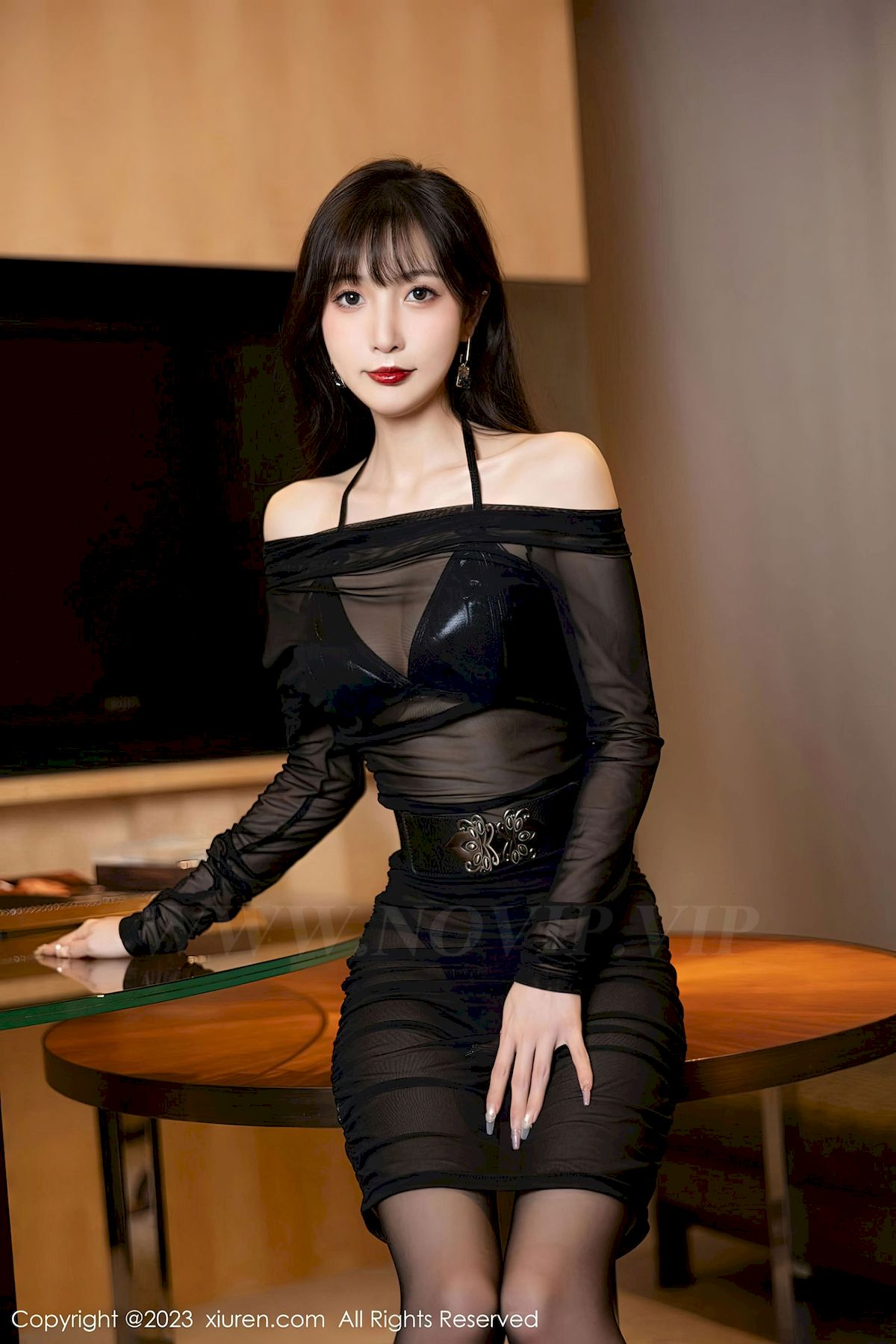 [XiuRen秀人网] No.6307 模特林星阑 – 连衣短裙+黑丝美腿性感写真