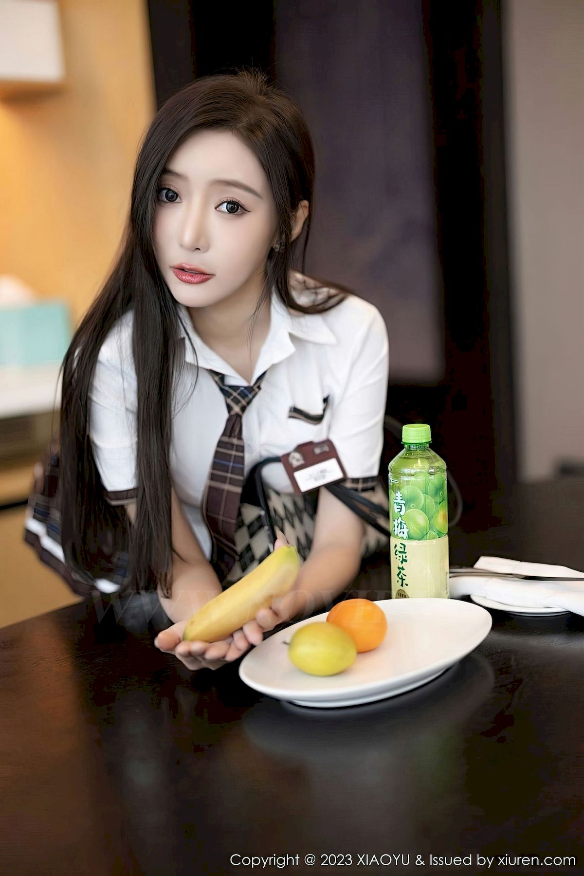 [XIAOYU语画界] VOL.1001 女神王馨瑶yanni – 白色上衣+格子裙性感写真