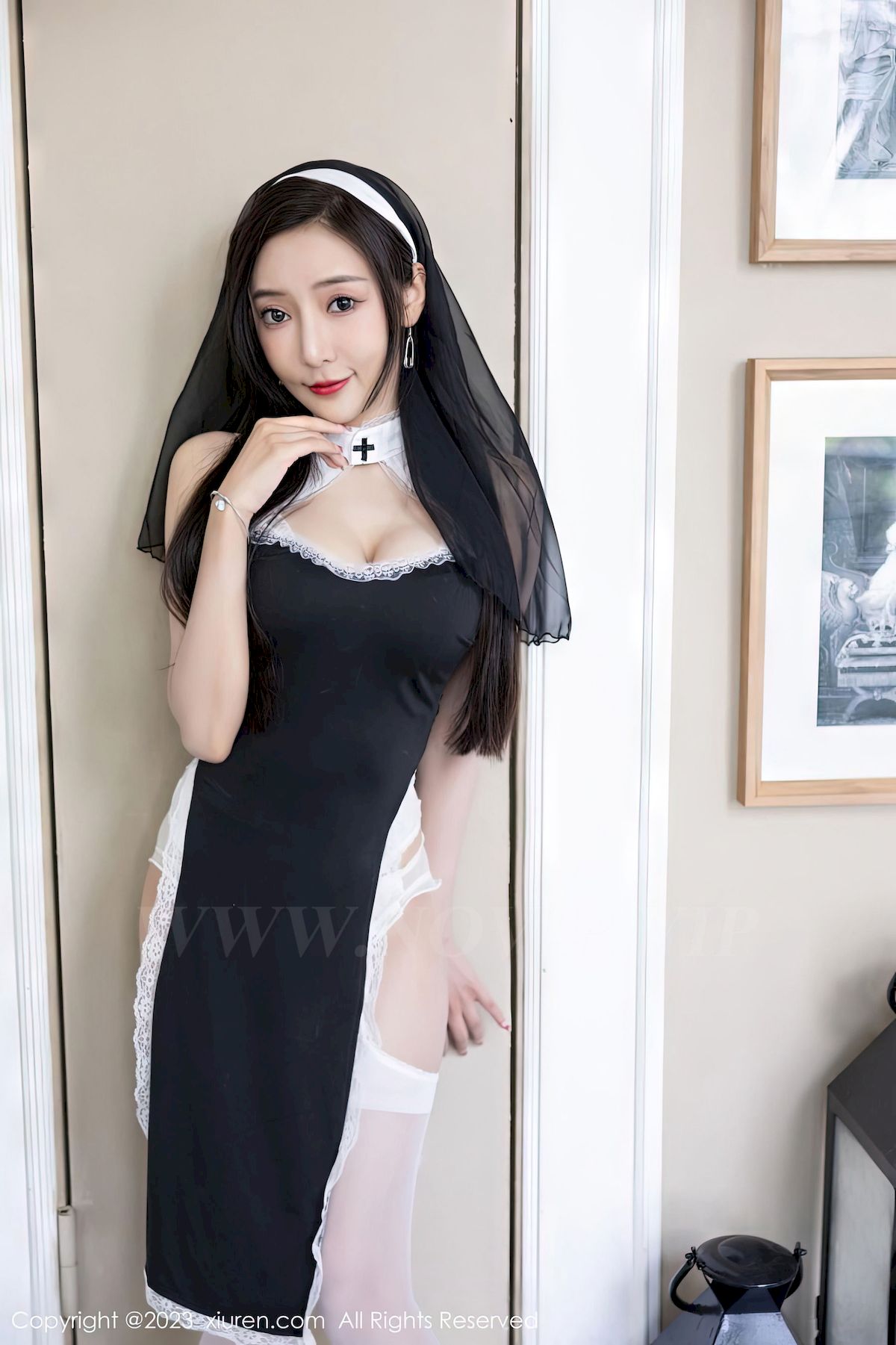 [XiuRen秀人网] No.6284 女神王馨瑶yanni – 修女装扮+白丝系列海南旅拍