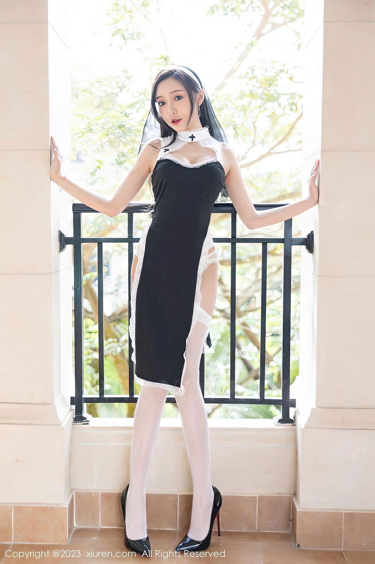 [XiuRen秀人网] No.6284 女神王馨瑶yanni – 修女装扮+白丝系列海南旅拍