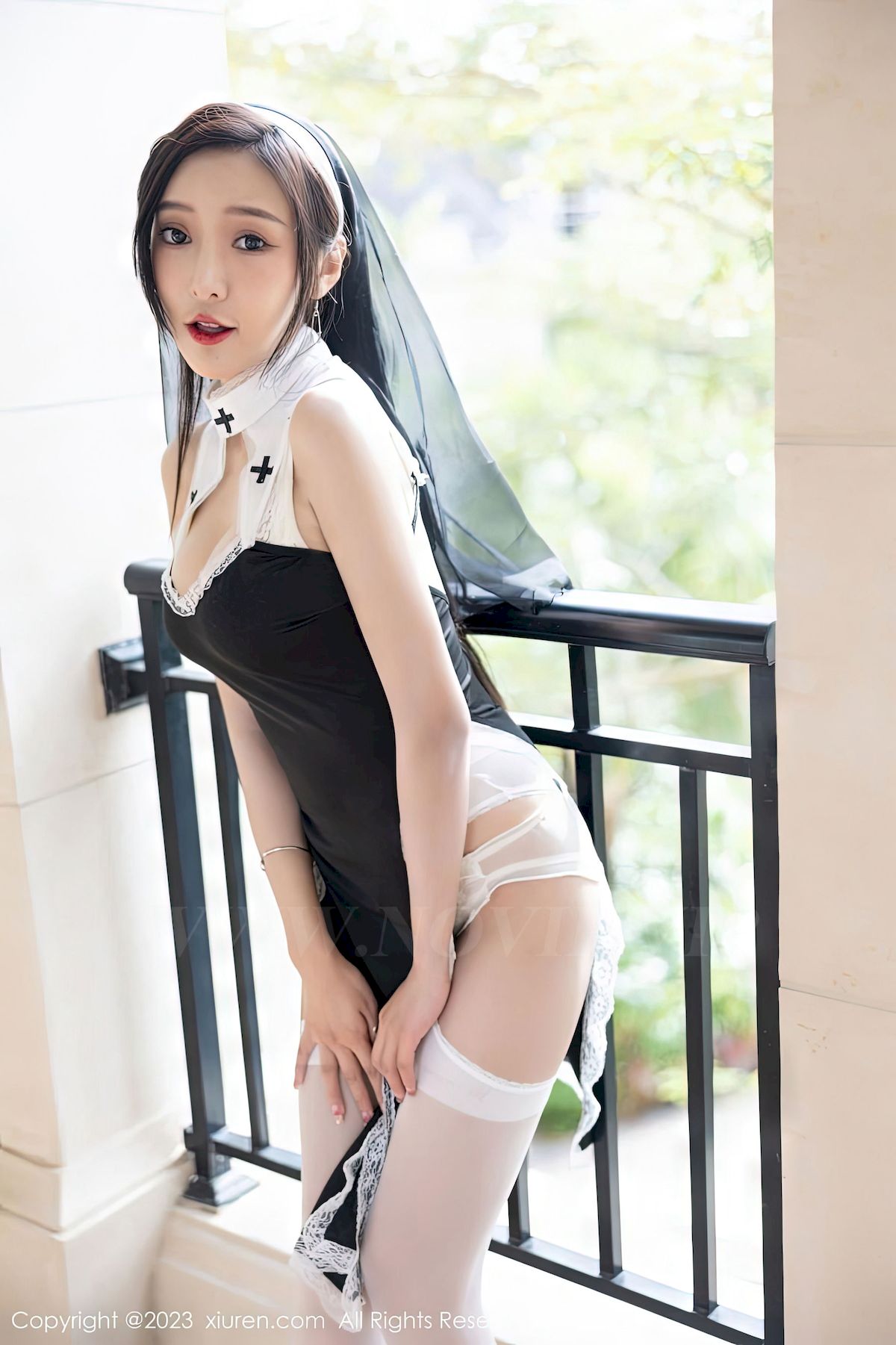 [XiuRen秀人网] No.6284 女神王馨瑶yanni – 修女装扮+白丝系列海南旅拍