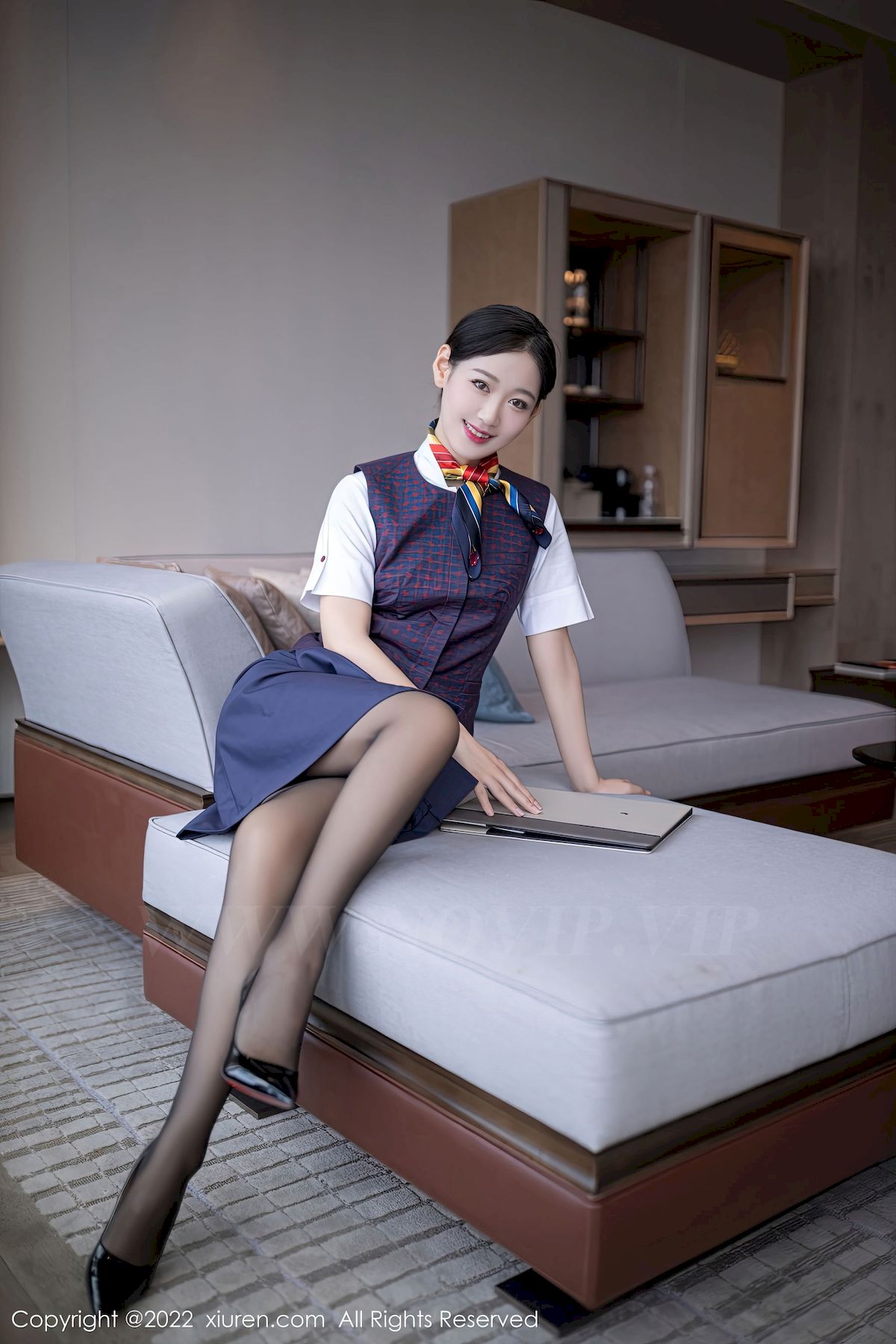 [秀人XiuRen] No.5922 模特唐安琪 – 空姐制服+应酬主题北京旅拍