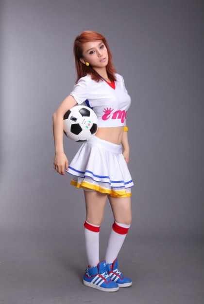 蜜女团足球宝贝性感写真-御萝部落