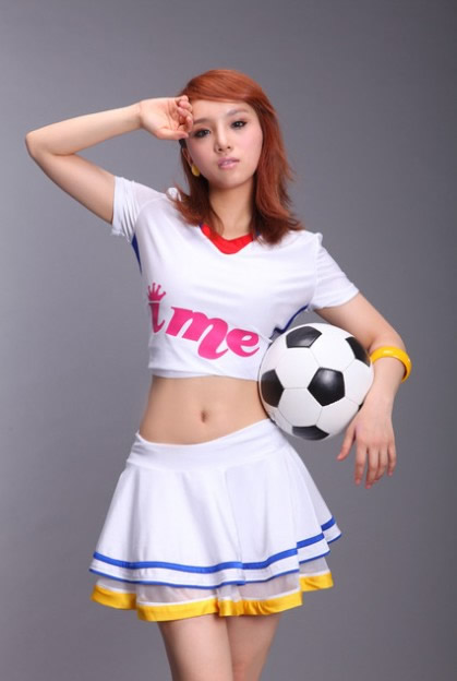 蜜女团足球宝贝性感写真-御萝部落