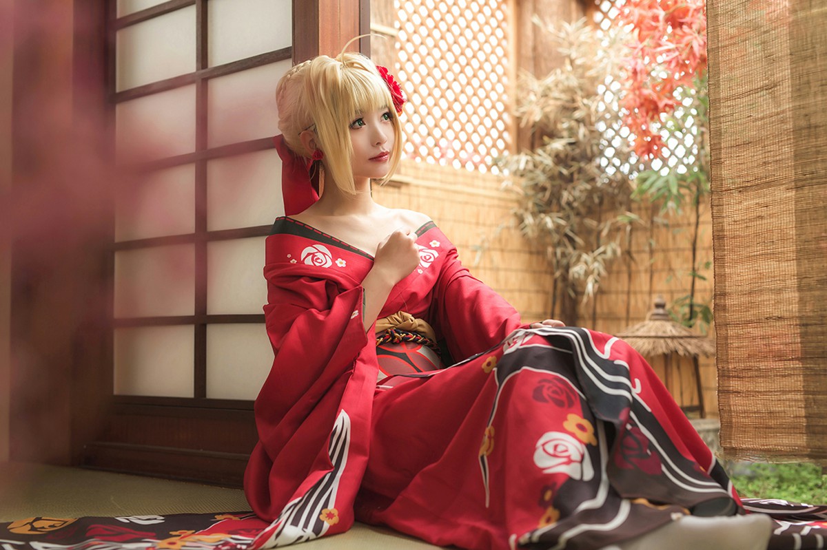 [Cosplay]拜见女王陛下 – COSPLAY