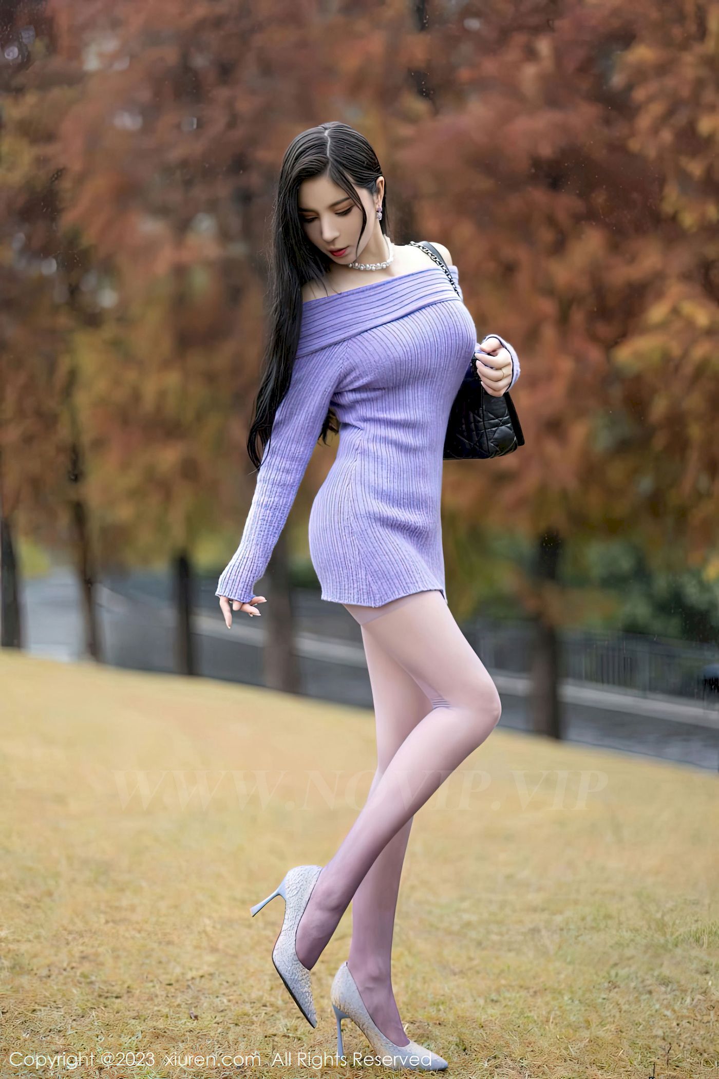 [XiuRen秀人网] No.6277 模特小蛮妖Yummy – 紫色长裙丝袜海南岛旅拍