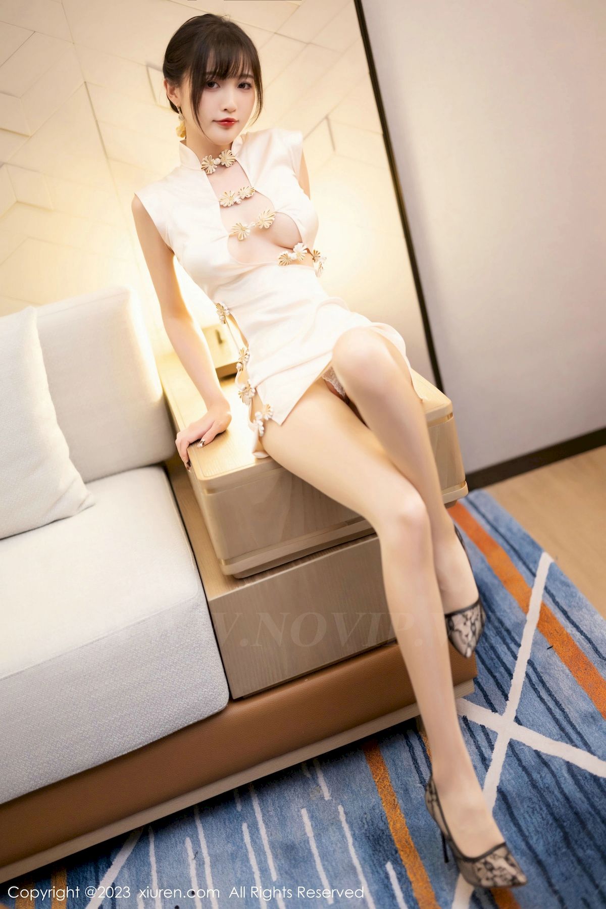 [XiuRen秀人网] No.6600 模特林星阑 – 短款旗袍+原色丝袜性感写真