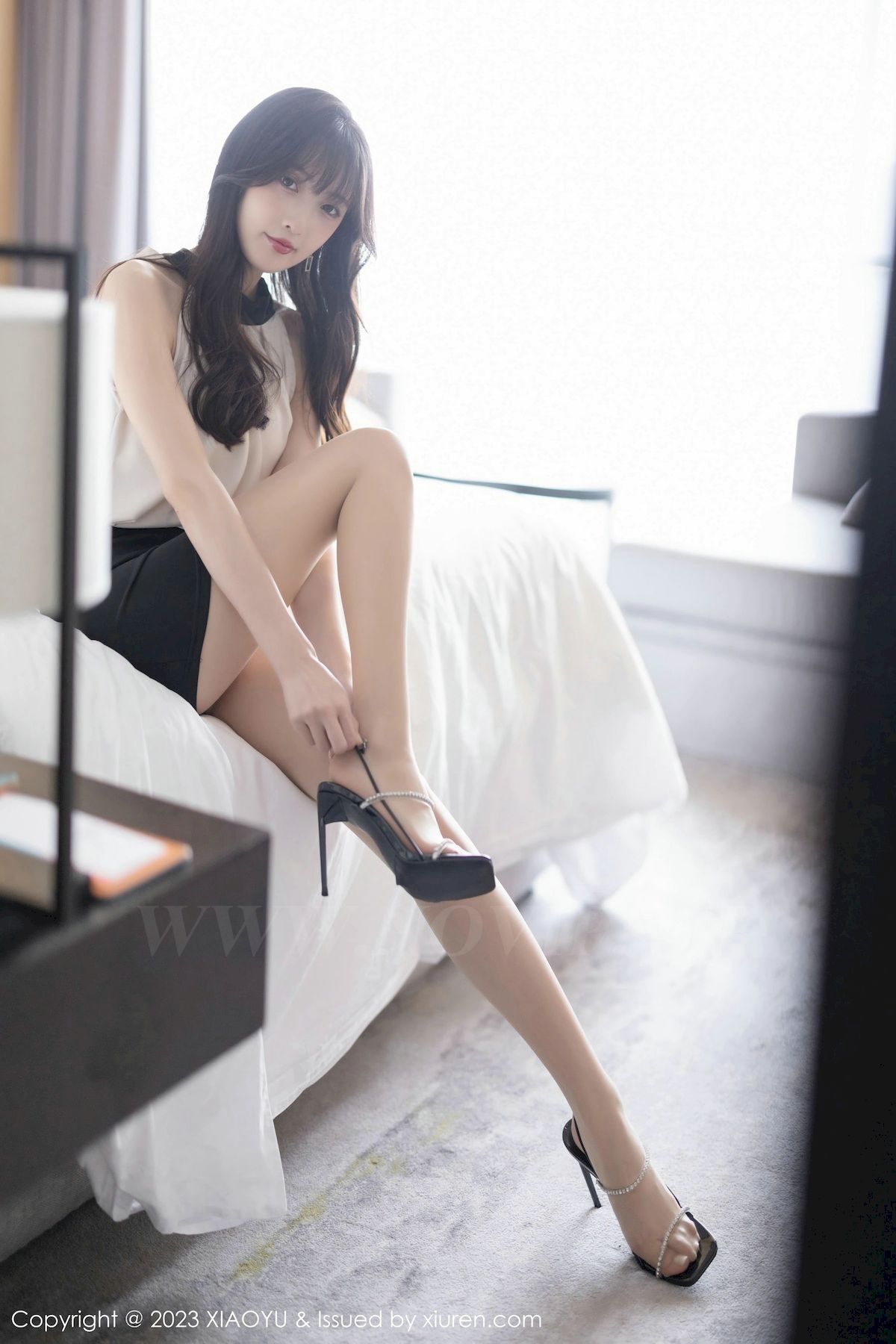 [XIAOYU语画界] VOL.1013 模特林星阑 – 浅色上衣+黑色短裙性感写真