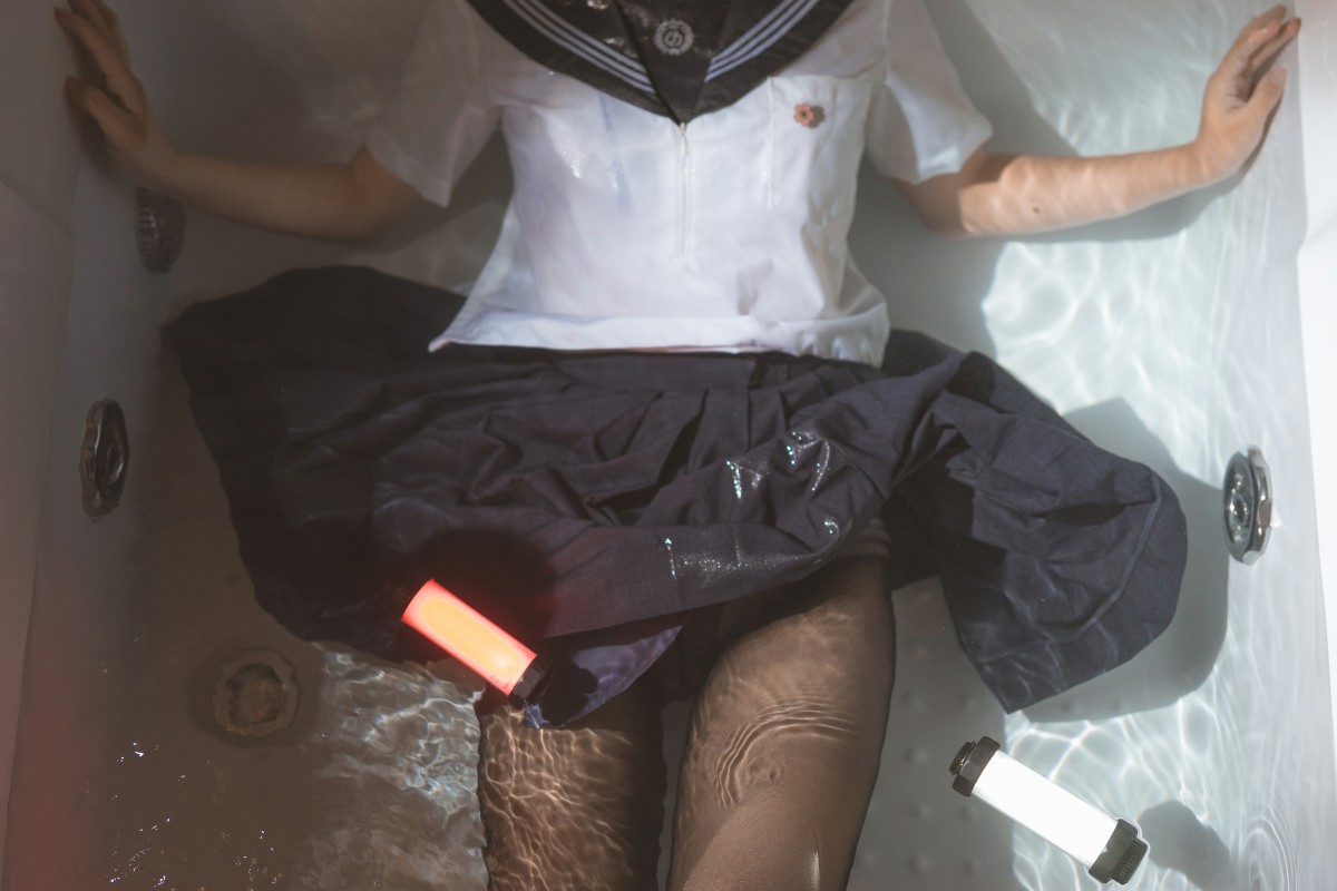 [Cosplay]面饼仙儿 – 脑内少女 浴缸黑丝 – COSPLAY