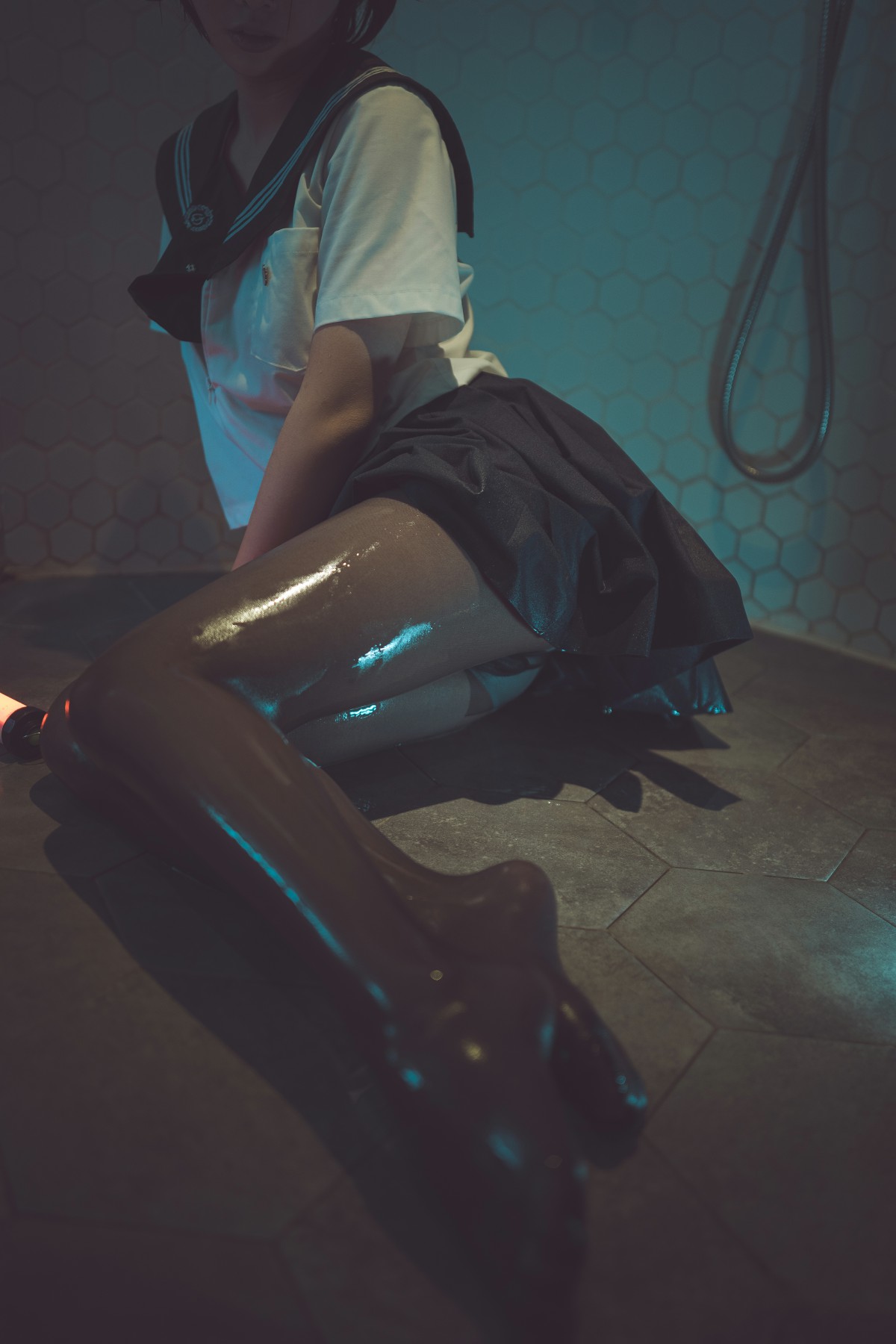 [Cosplay]面饼仙儿 – 脑内少女 浴缸黑丝 – COSPLAY