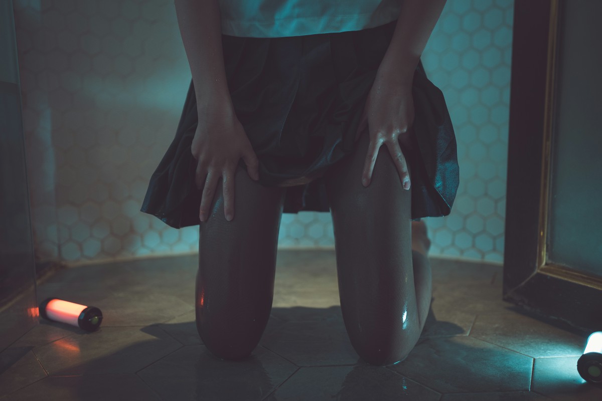 [Cosplay]面饼仙儿 – 脑内少女 浴缸黑丝 – COSPLAY