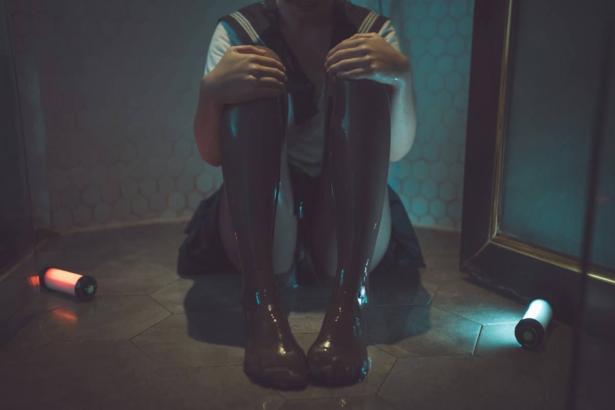[Cosplay]面饼仙儿 – 脑内少女 浴缸黑丝 – COSPLAY