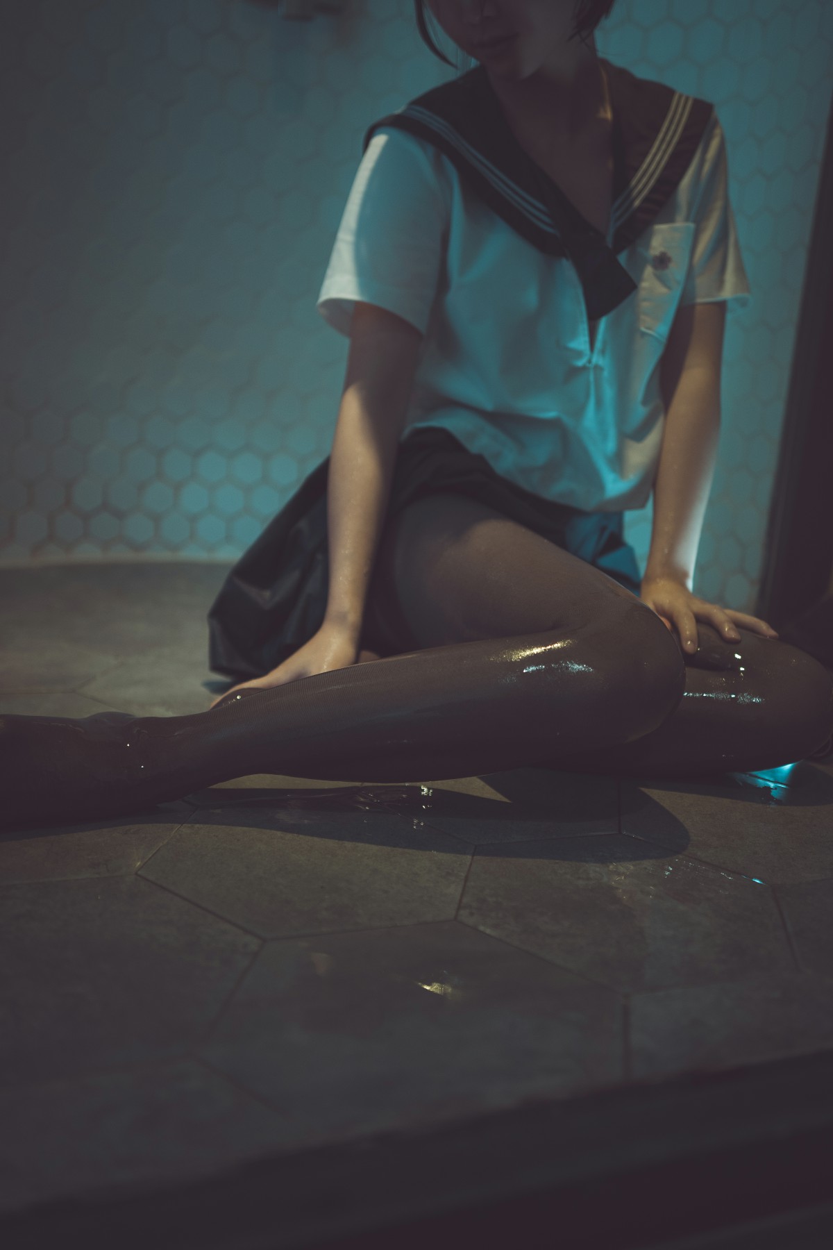 [Cosplay]面饼仙儿 – 脑内少女 浴缸黑丝 – COSPLAY