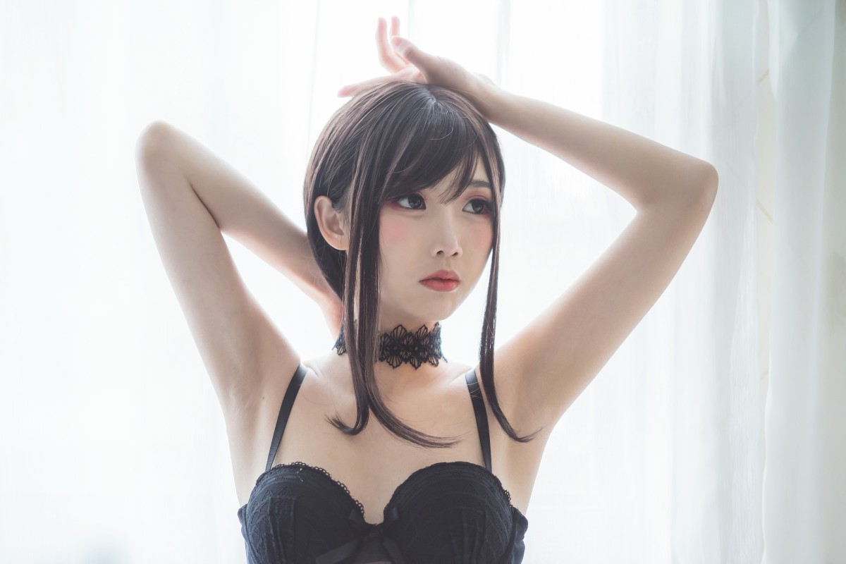 [Cosplay]面饼仙儿 – 脑内少女 黑色束衣 – COSPLAY