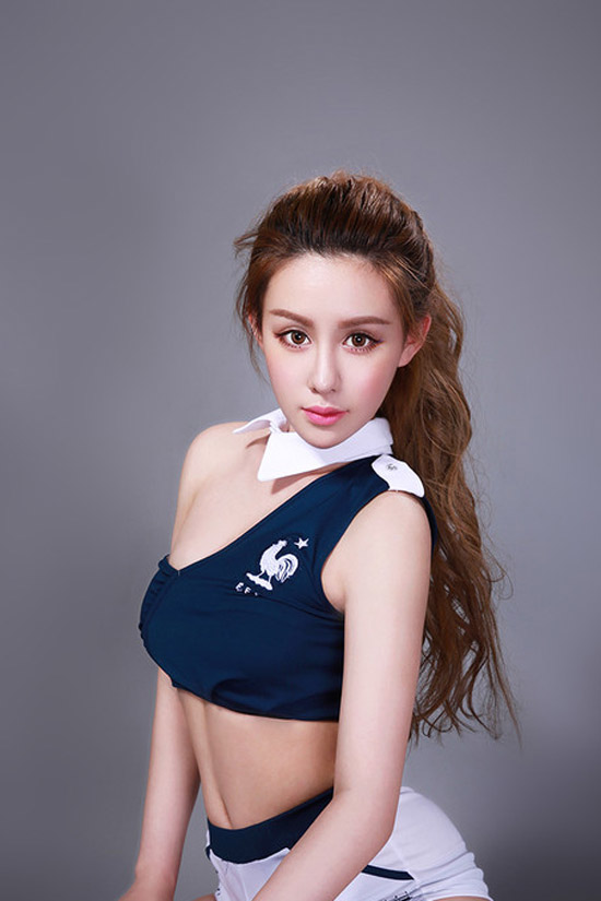 靓丽足球宝贝性感诱惑写真-御萝部落