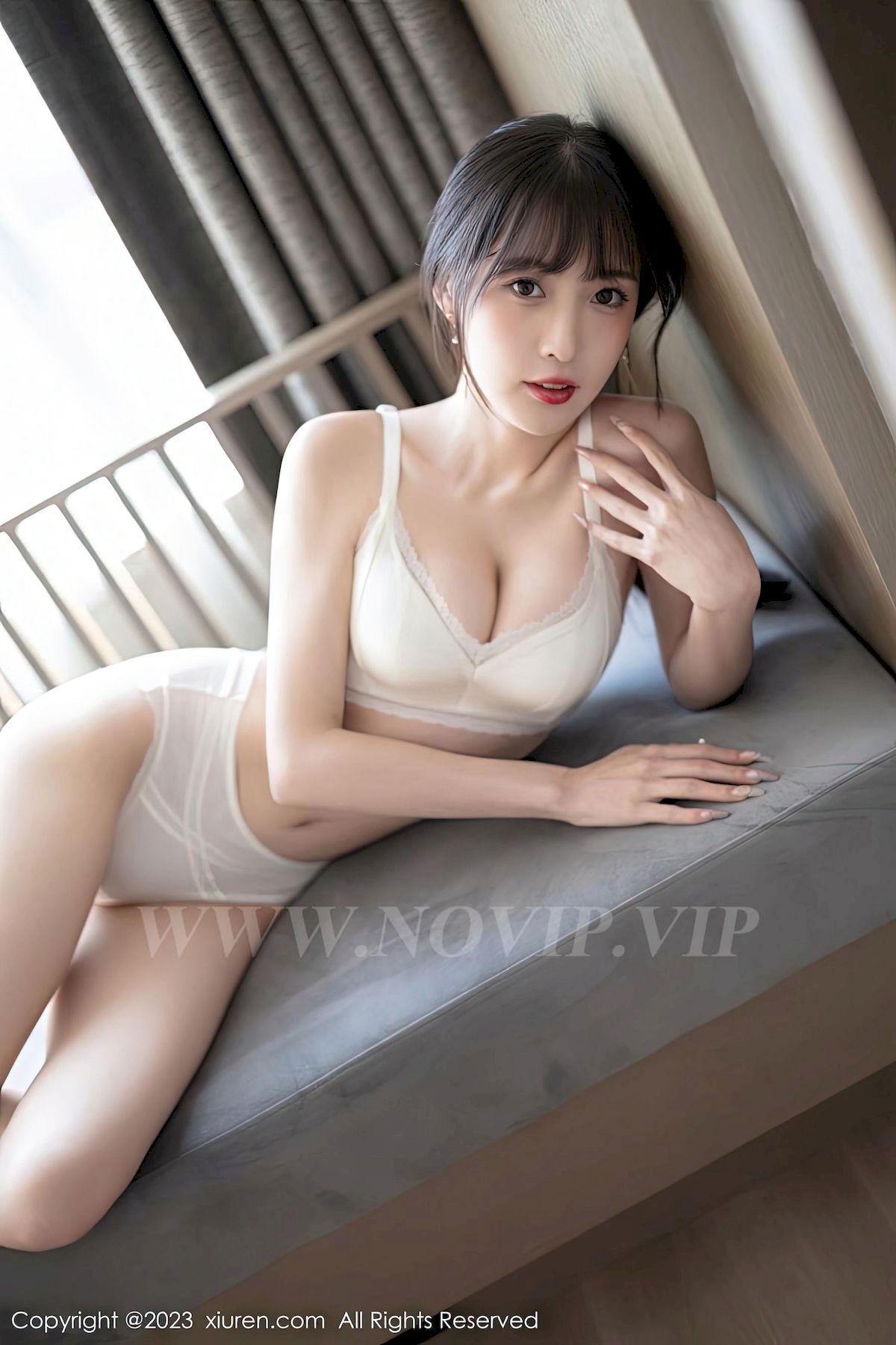 [XiuRen秀人网] No.6236 模特林星阑 – 连衣短裙+原色丝袜性感写真