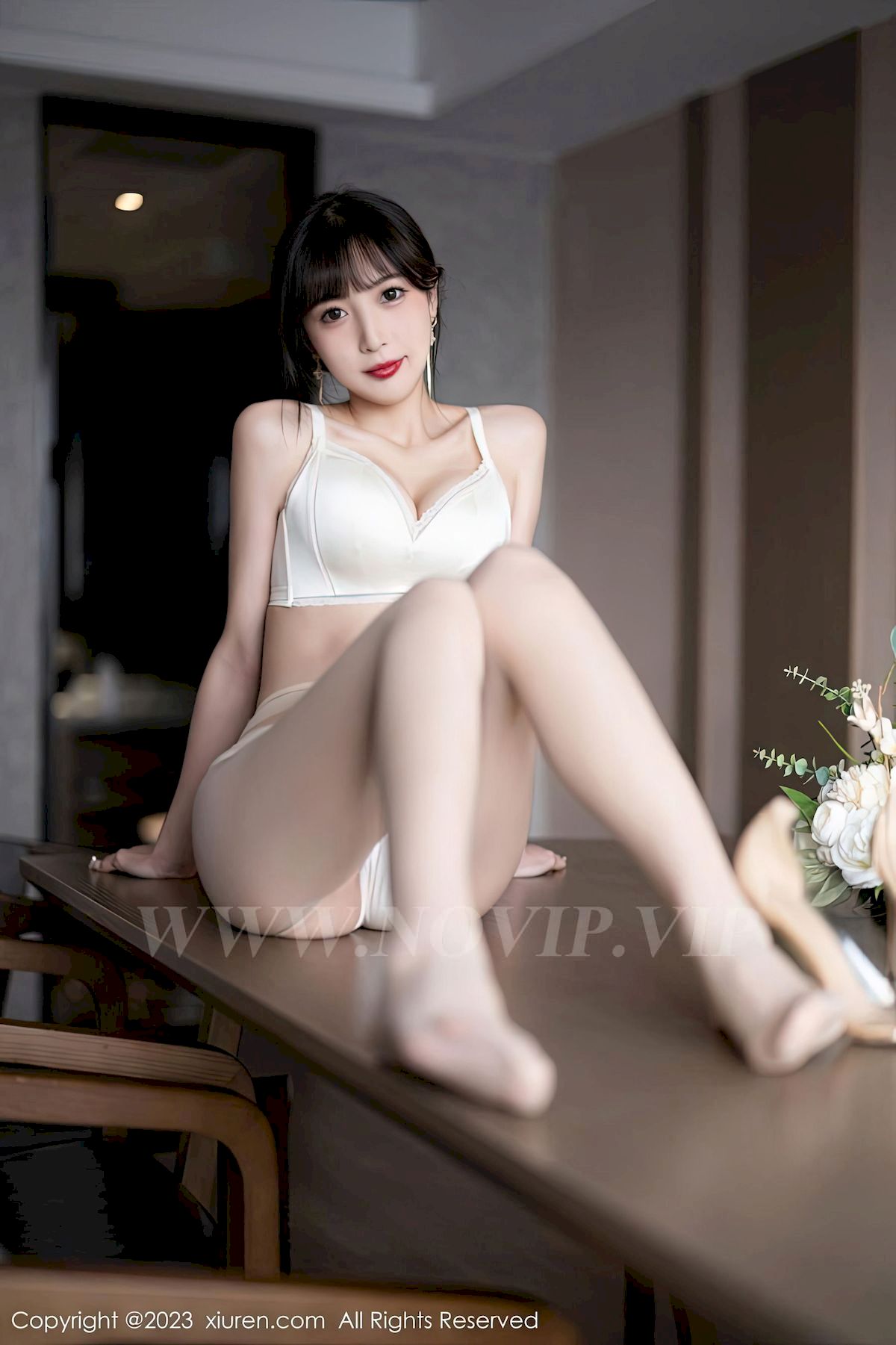[XiuRen秀人网] No.6236 模特林星阑 – 连衣短裙+原色丝袜性感写真