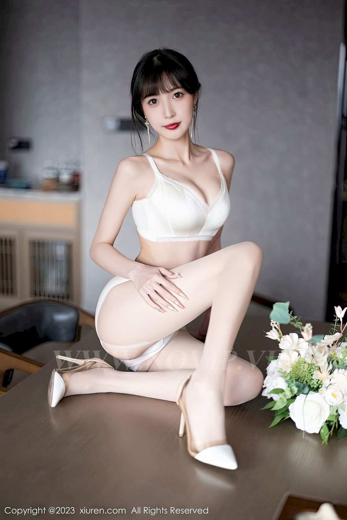 [XiuRen秀人网] No.6236 模特林星阑 – 连衣短裙+原色丝袜性感写真