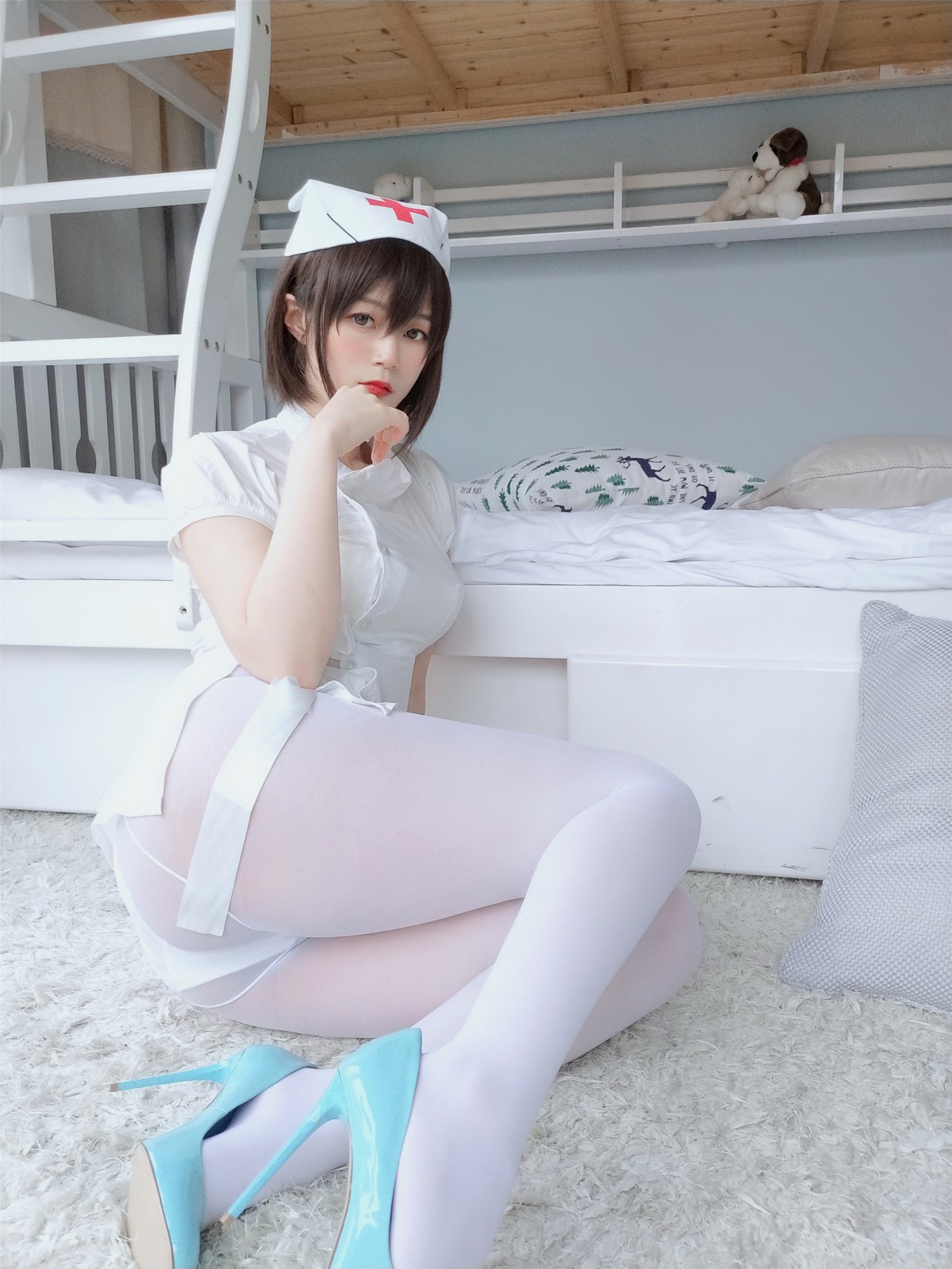 Coser小姐姐白银 – 白丝小护士 – COSPLAY