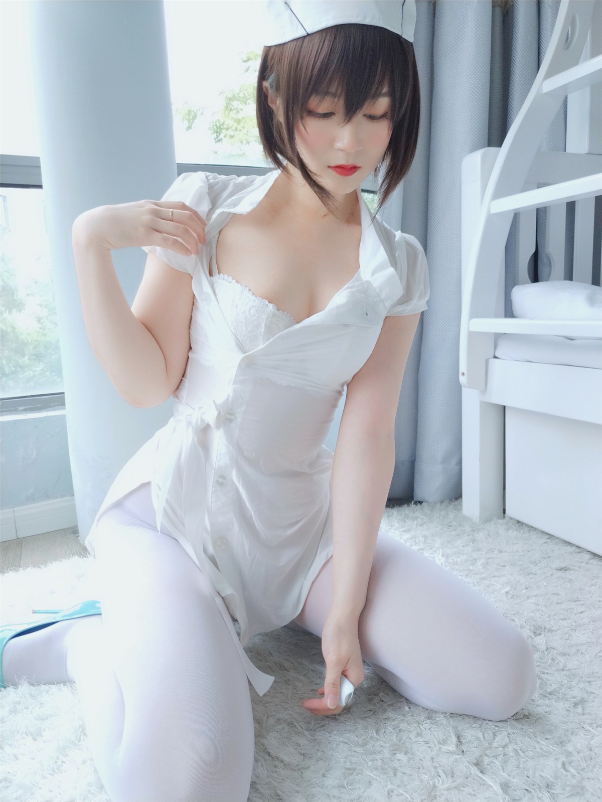 Coser小姐姐白银 – 白丝小护士 – COSPLAY